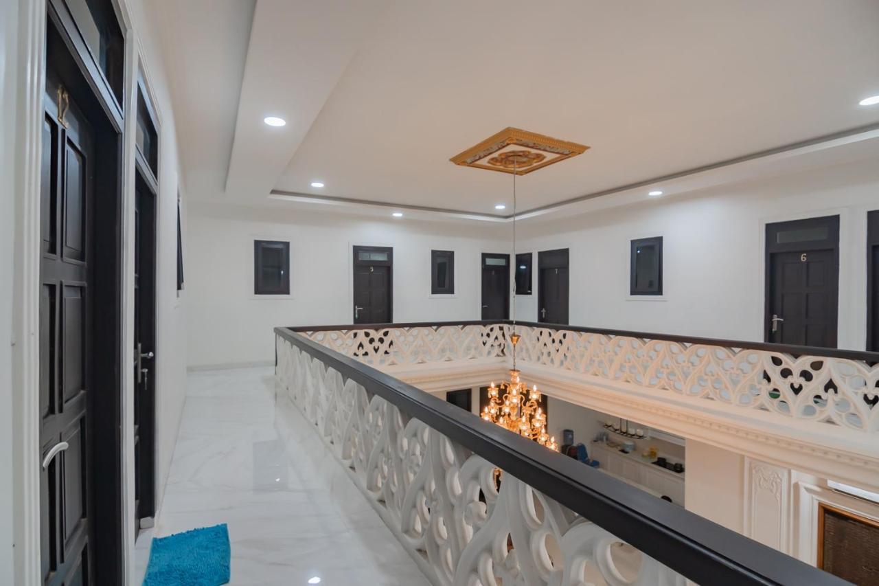 Family Homestay Syariah Cirebon Mitra Reddoorz Extérieur photo